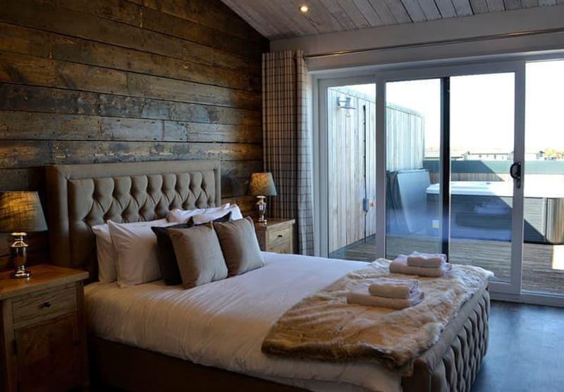 Double bedroom in Rosemary Cottage at Home Farm Park Luxury Barns in Burgh le Marsh, Lincolnshire