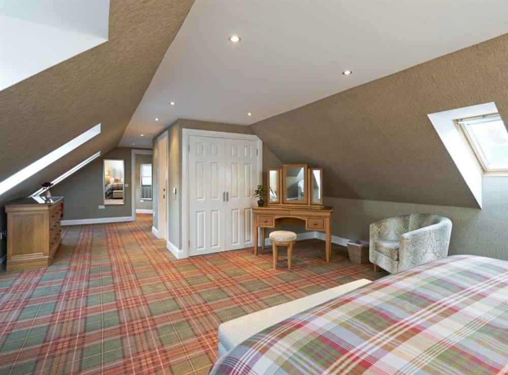 Gorgeous double bedroom with en-suite shower room at The Coach House, 