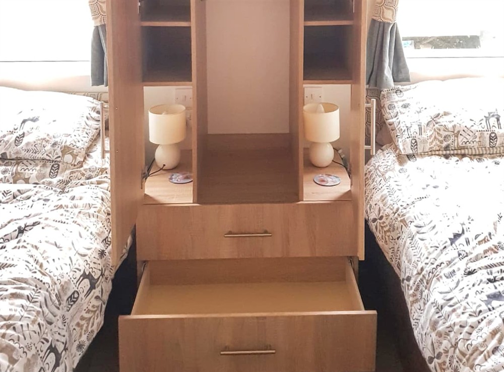 Twin bedroom