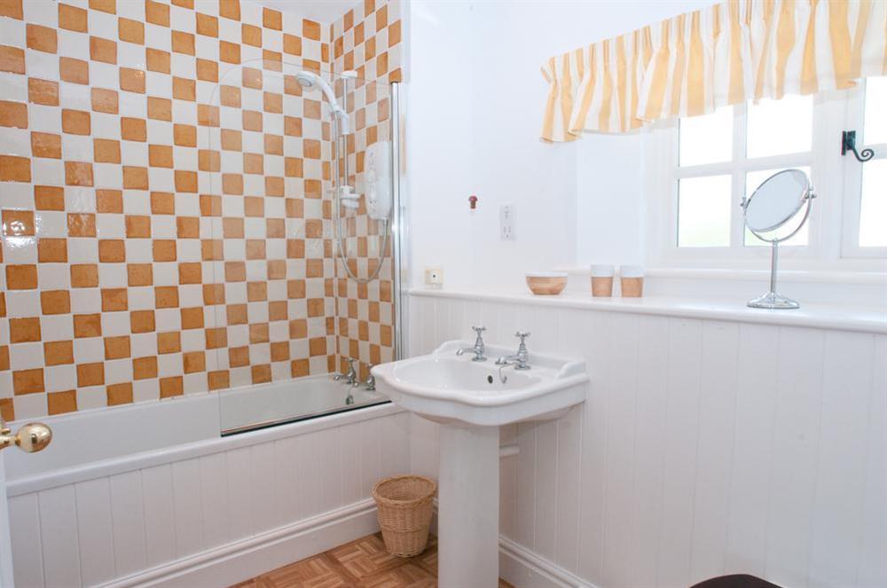 En suite bathroom at Homefield House in Nr Kingsbridge, Devon