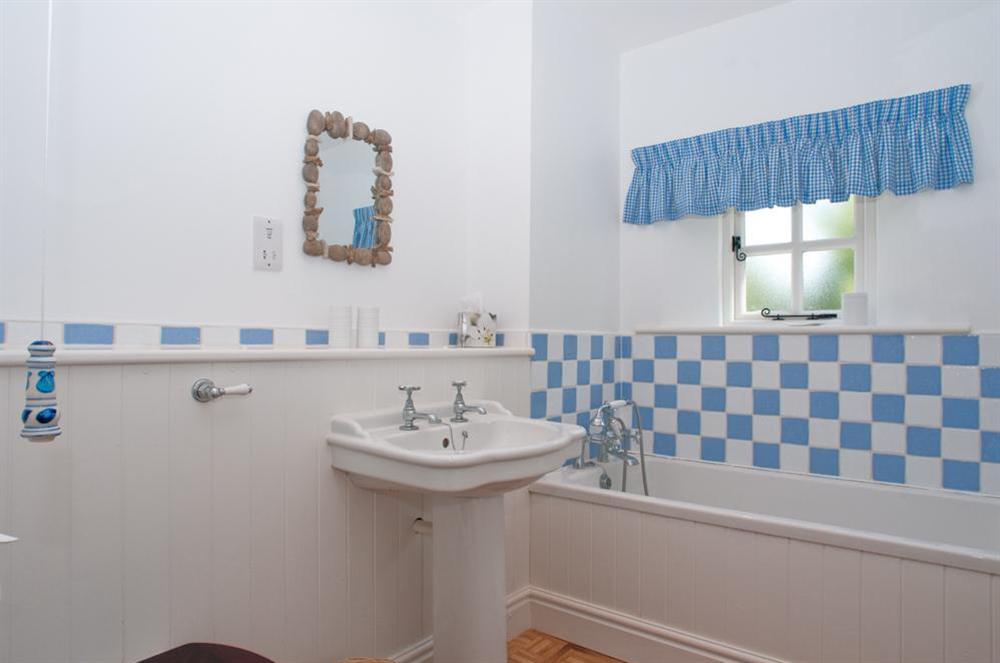 Family bathroom at Homefield House in Nr Kingsbridge, Devon