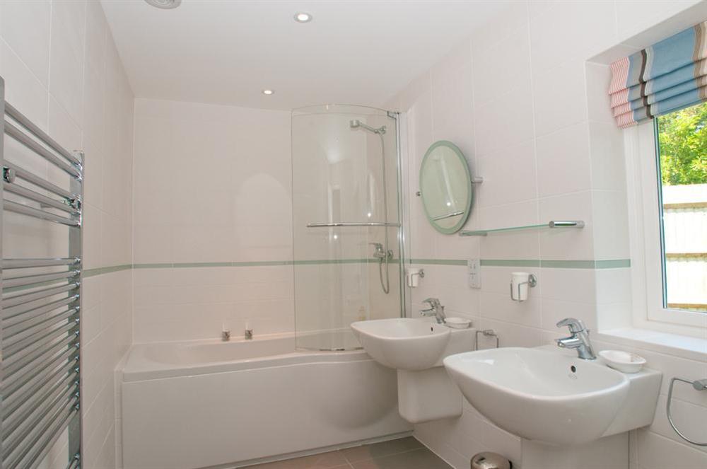 Fully tiled en suite bathroom at Homefield House in Nr Kingsbridge, Devon
