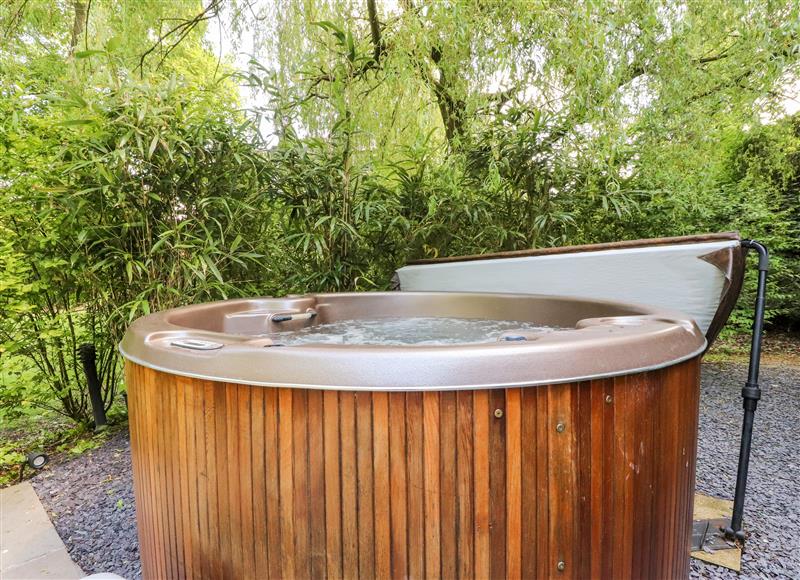 There is a hot tub at Homewood Pod, Forton near Garstang