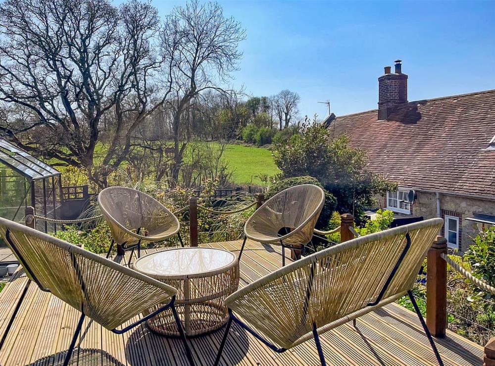 Outdoor area at Honey Bee Cottage in Calbourne, Isle of Wight