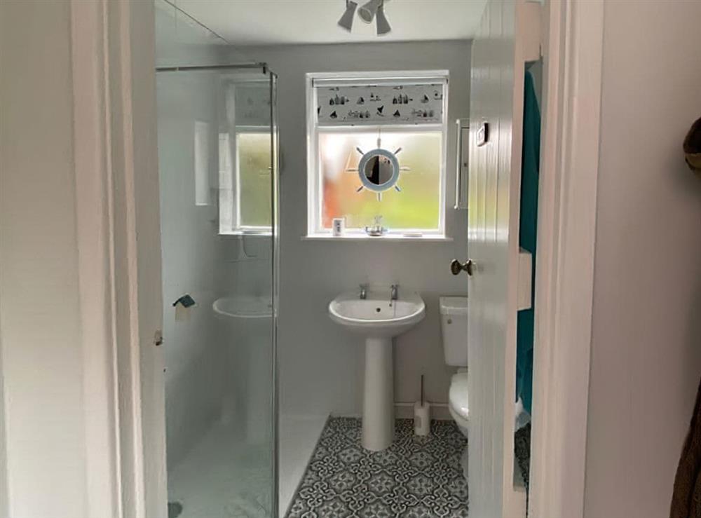 Shower room at Honey Cottage in Friston, near Saxmundham, Suffolk
