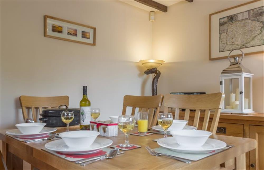 Honey Cottage: Homely dining room at Honey Cottage, Sedgeford near Hunstanton