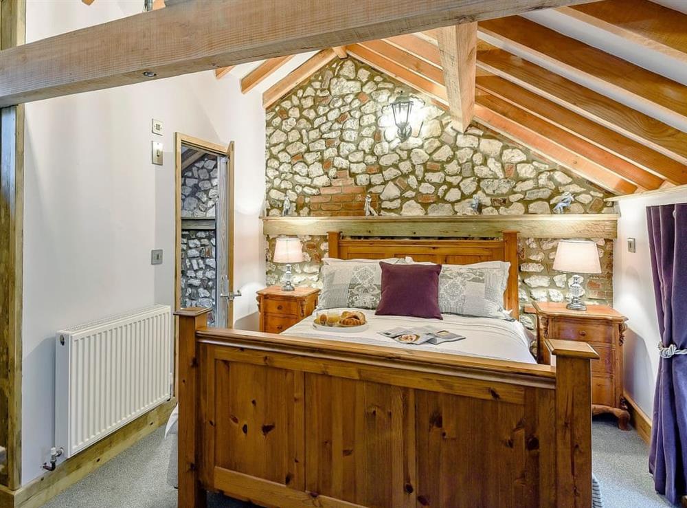 Impressive double bedroom with en-suite at Honey Potts in Foulden, near Swaffham, Norfolk