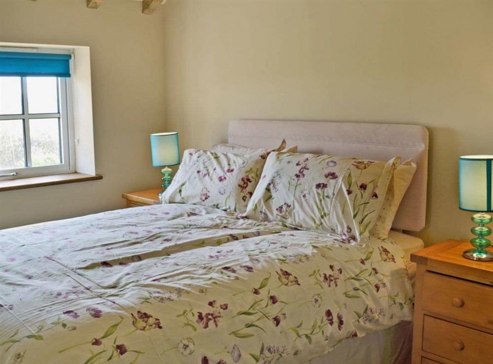 Double bedroom (photo 2) at Honeypot Cottage in Metfield, near Harleston, Suffolk