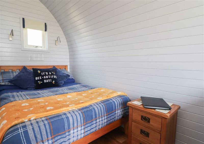 Bedroom at Honeypot Hideaways - Acacia, Higher Kinnerton
