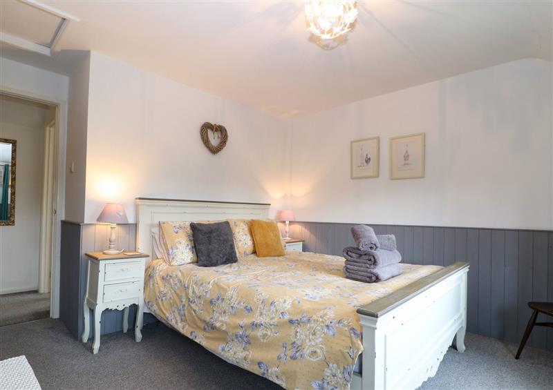 This is a bedroom (photo 2) at Honeystone Cottage, Moreton-In-Marsh
