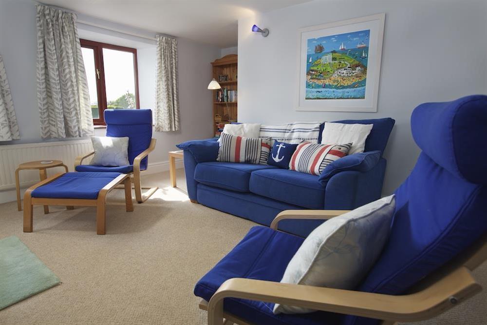 Spacious sitting/dining room at Honeysuckle Cottage in Bigbury, Kingsbridge