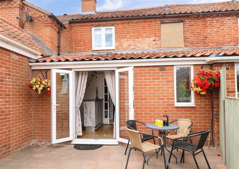 The setting (photo 3) at Honeysuckle Cottage, Swaffham