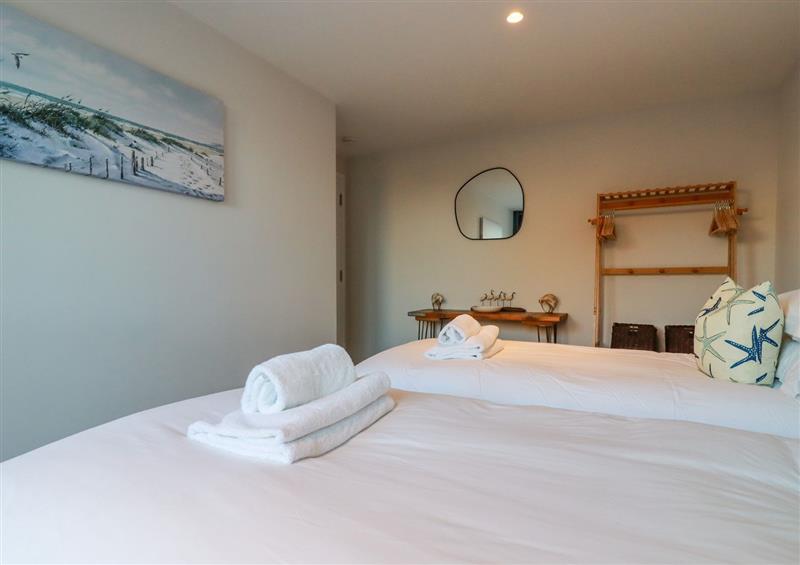 One of the 4 bedrooms (photo 2) at Horizon, Porth