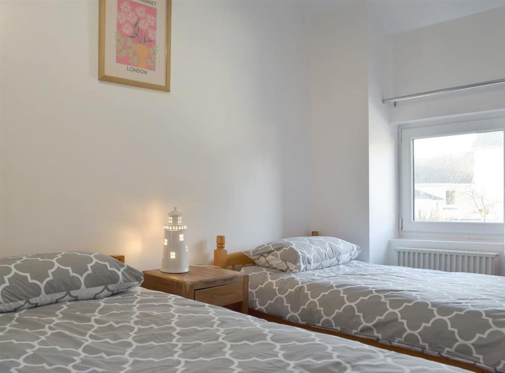 Twin bedroom at Horton View Cottage in Ferryside, near Laugharne and Llansteffan, Dyfed