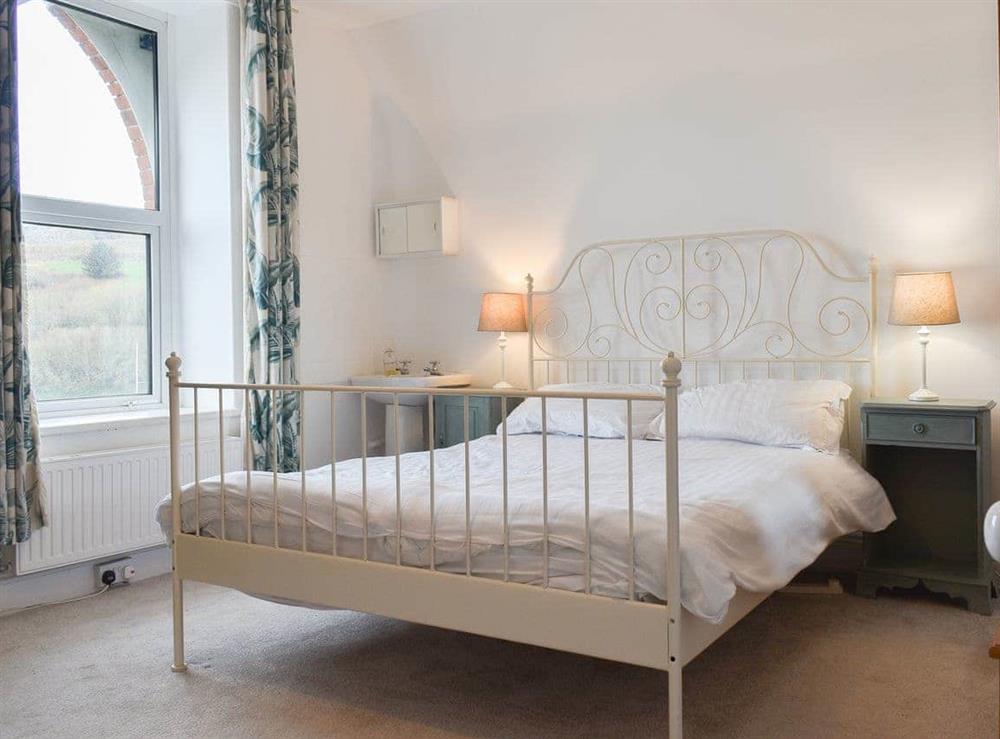 Double bedroom (photo 3) at Houndsfield in Ilfracombe, Devon
