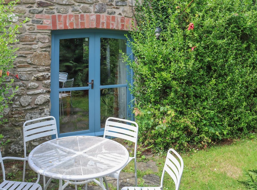 Sitting-out-area at House Martin in Fishguard, Dyfed