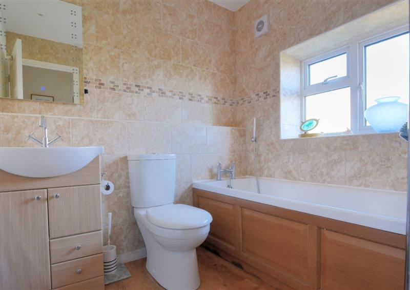 The bathroom (photo 2) at Hove To, Lyme Regis