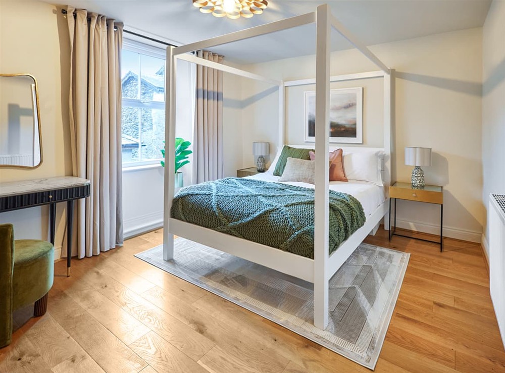 Four Poster bedroom at Hovera Cottage in Windermere, Cumbria
