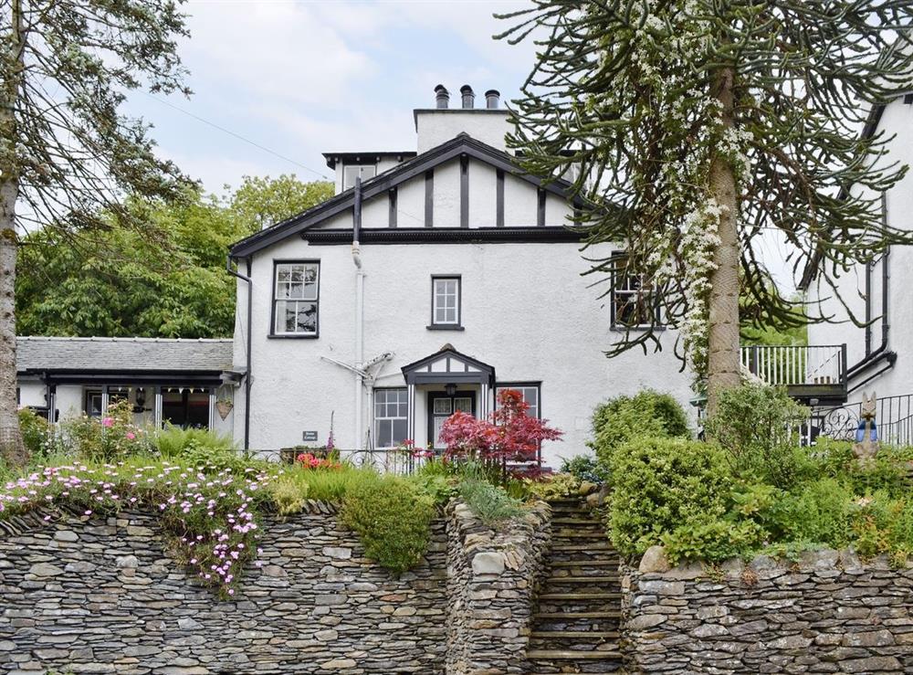 Howe Cottage in BownessonWindermere, Cumbria sleeps 6