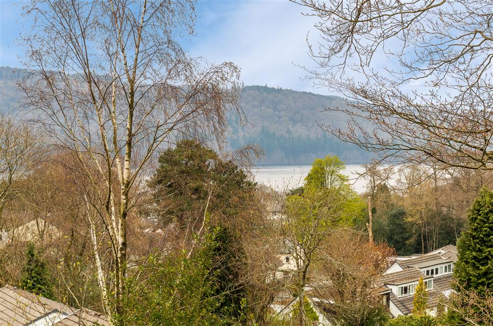 Stunning views across the ever popular Bowness-on-Windermere and onto Lake Windermere (photo 2) at Howe Top, Bowness-On-Windermere