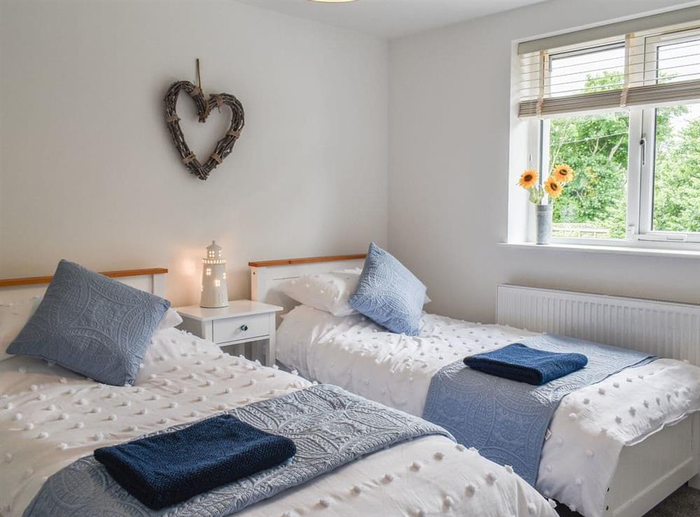 Twin bedroom at Huckleberries in Newquay, Cornwall