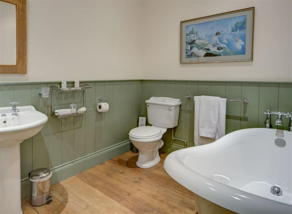 Bathroom at Huckleberry Barn in Chipping Campden, England