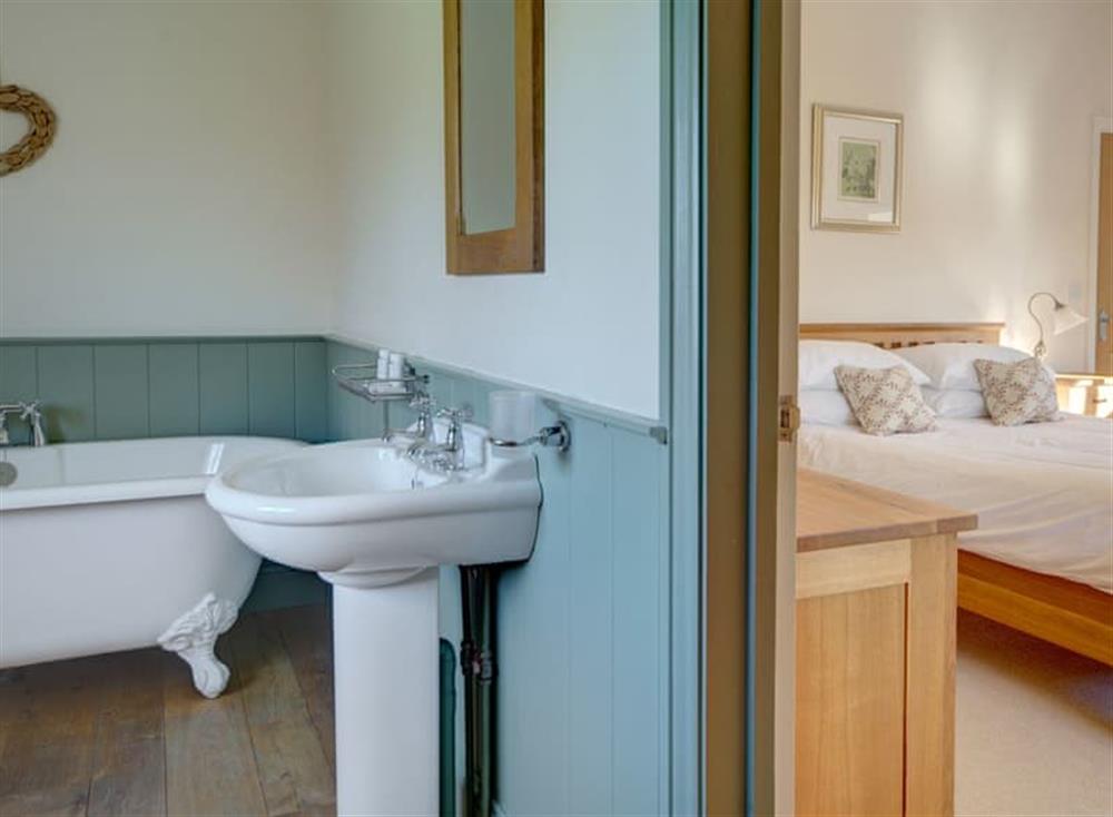 En-suite at Huckleberry Barn in Chipping Campden, England