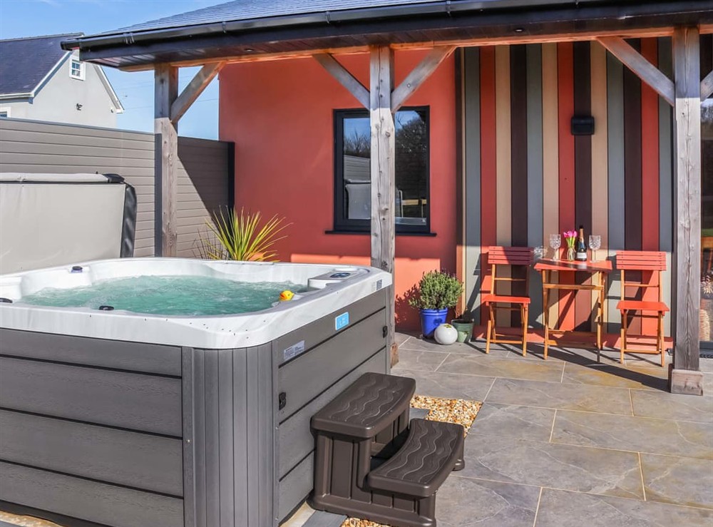 Hot tub at Humble Bee Cottage in Llanarth, near New Quay, Dyfed