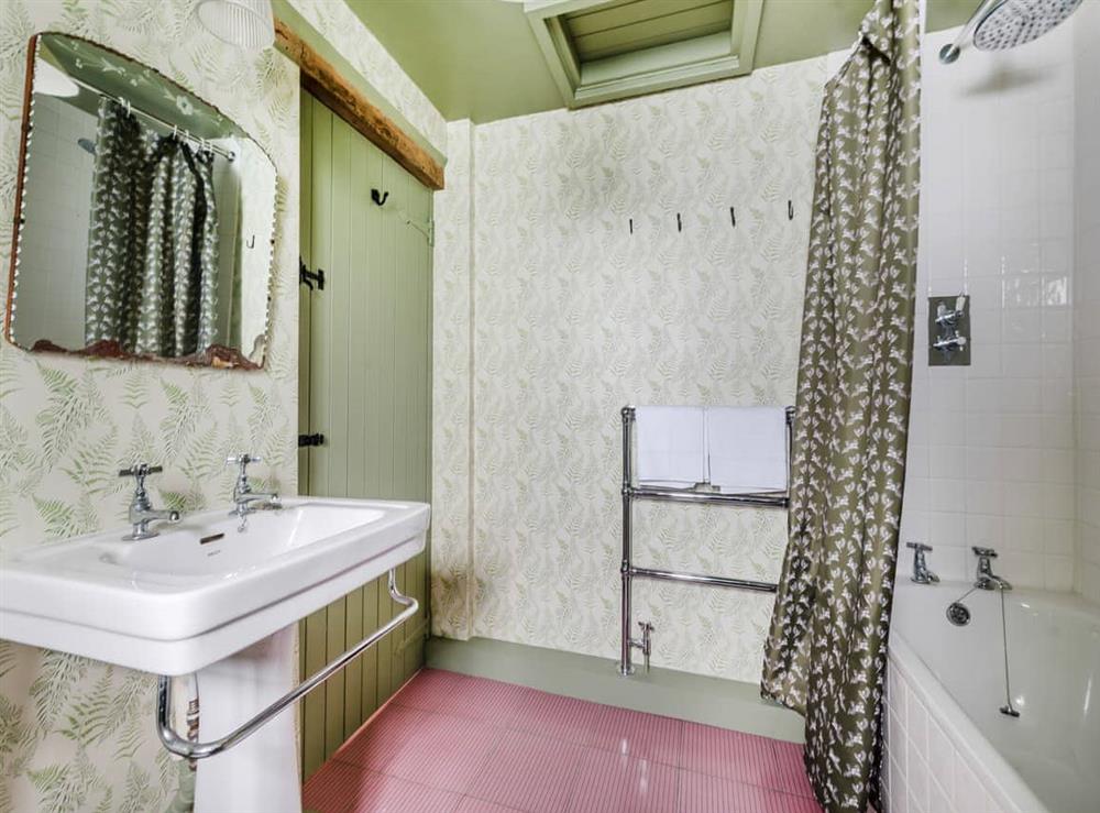 Bathroom at Humble Cottage in Shipton-Under-Wychwood, Oxfordshire