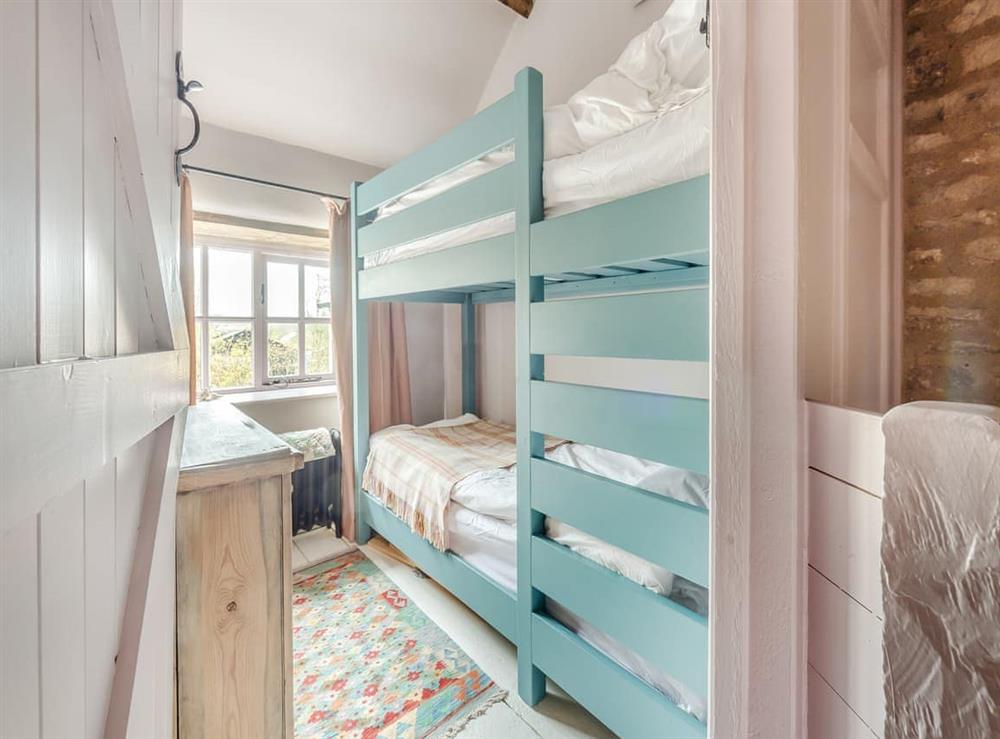Bunk bedroom at Humble Cottage in Shipton-Under-Wychwood, Oxfordshire