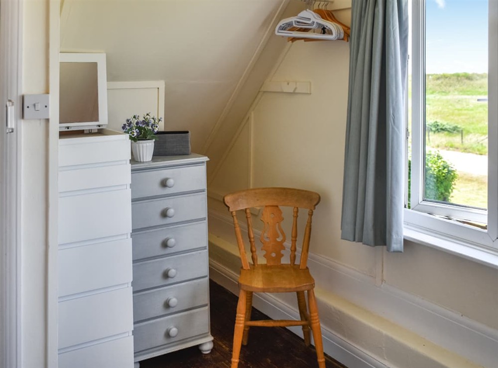 Double bedroom (photo 2) at Humperdink in St Osyth, near Clacton on Sea, Essex