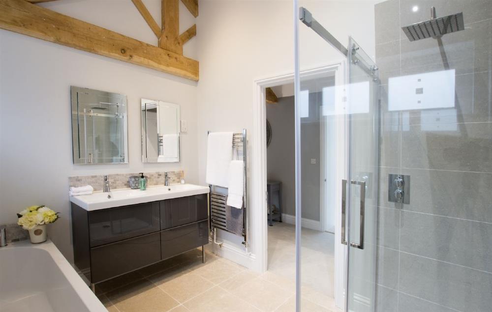 Bathroom with separate shower cubicle at Hunter Cottage, Clanfield
