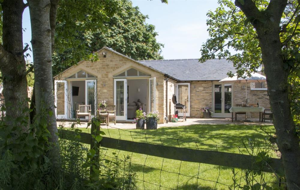 Hunter Cottage is completely private and opens up on to a large, private field with a fruit orchard and wild flowers, allowing access for lovely, country walks