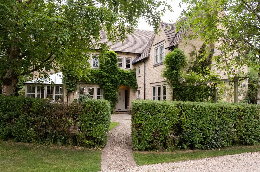 Hunter Court, set in the idyllic Cotswolds village of Clanfield