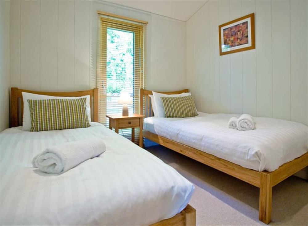 Twin bedroom at 2 Indio Lake, 
