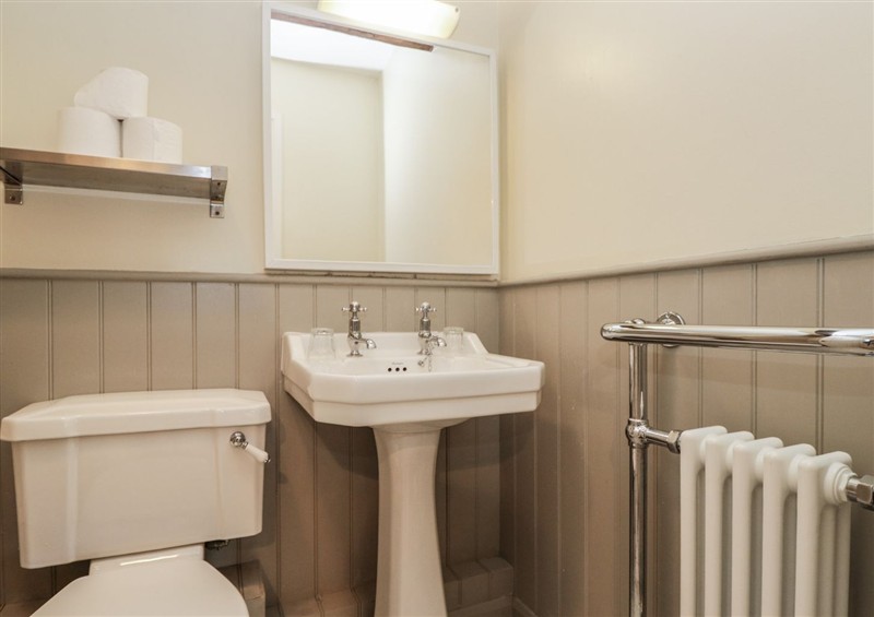 The bathroom at Huntsmans Cottage, Cartmel