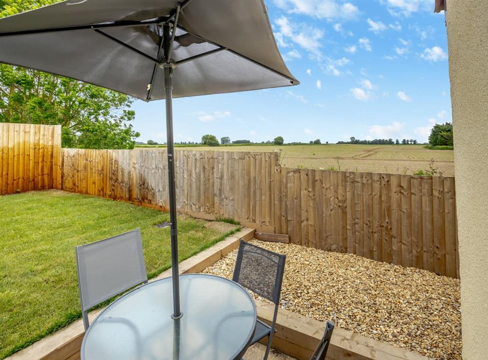 Sitting-out-area at Huntspill Cottage in Holbeach Bank, near Spalding, Lincolnshire