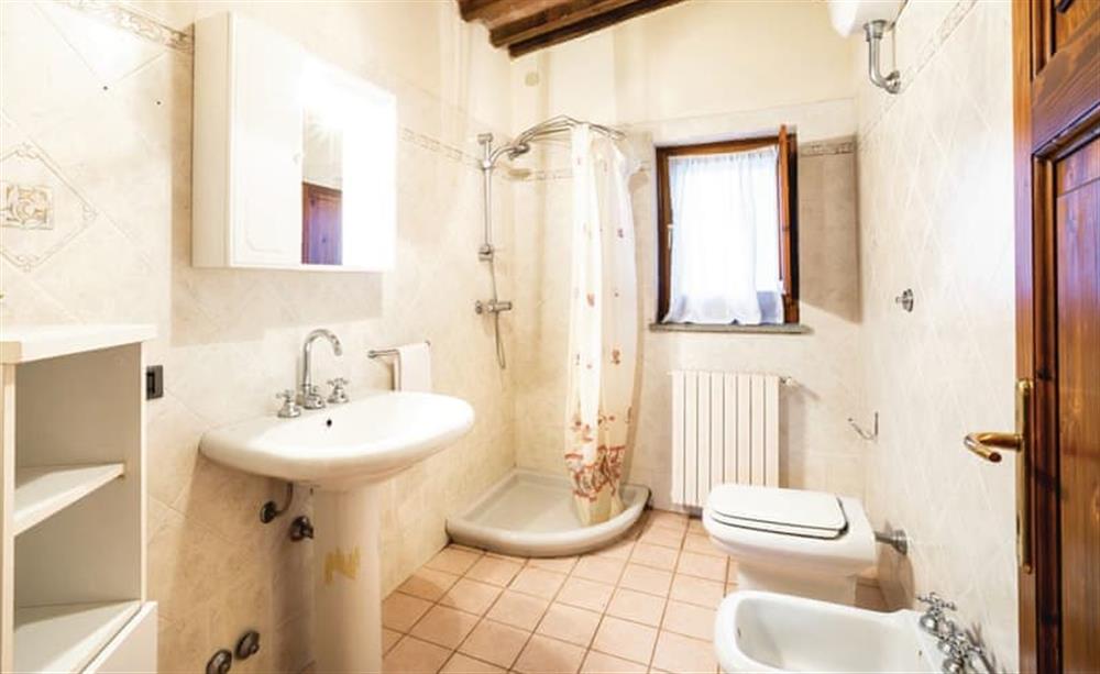 Bathroom at I Gigli in Volterra, Italy