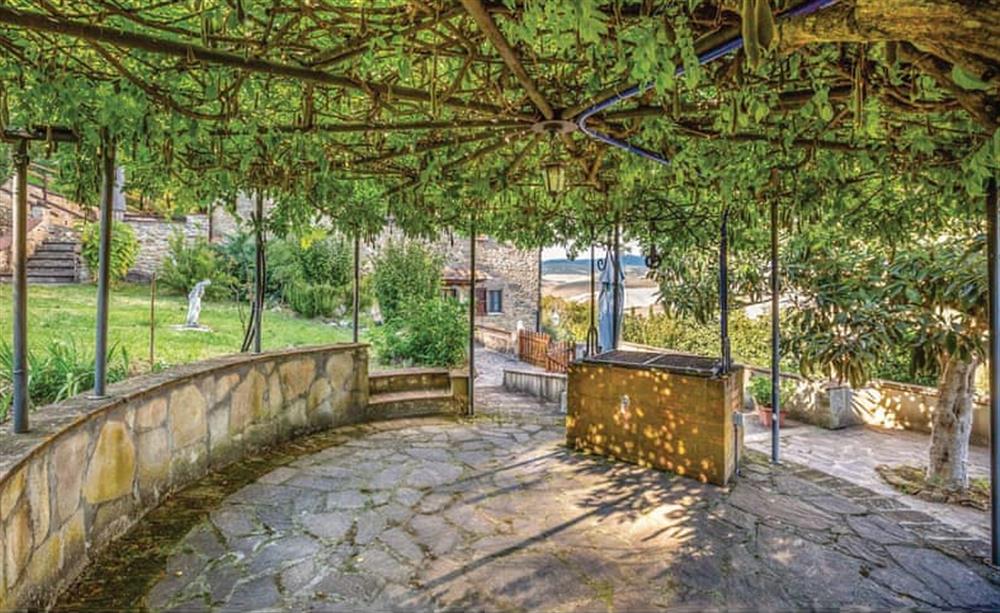 Outdoor area (photo 6) at I Gigli in Volterra, Italy