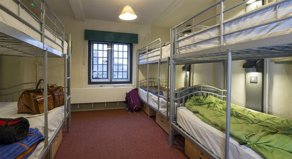 Dorm 3, sleeps 6, Ilam Bunkhouse, Peak District