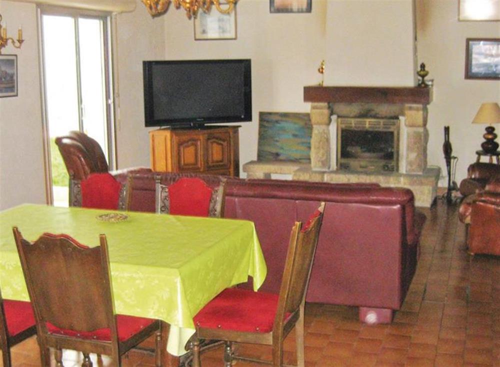Living area (photo 4) at Ile-Tudy in , France