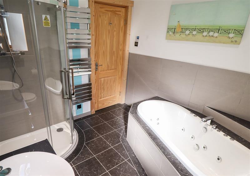 Bathroom at iLodge Ultra, Kenwick near Louth