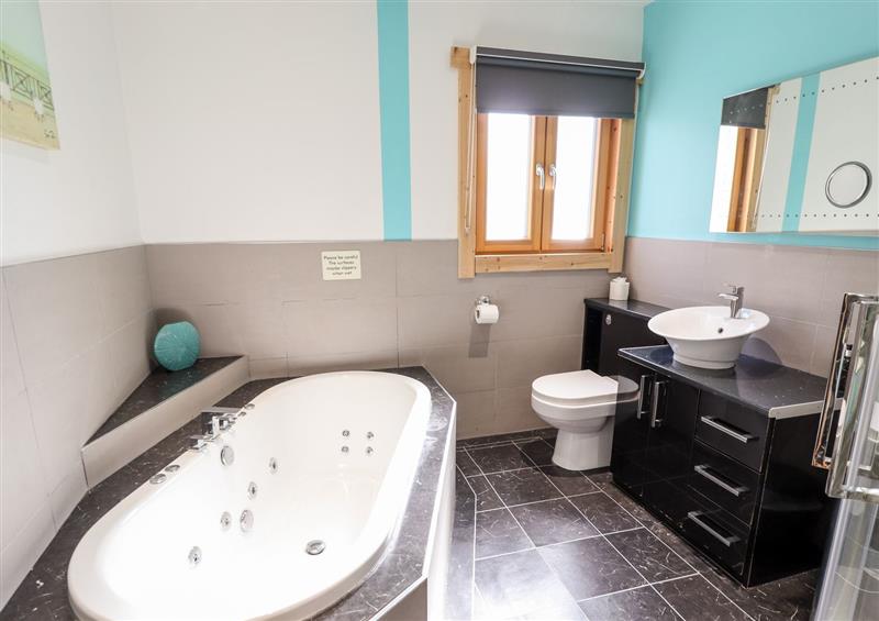 This is the bathroom at iLodge Ultra, Kenwick near Louth