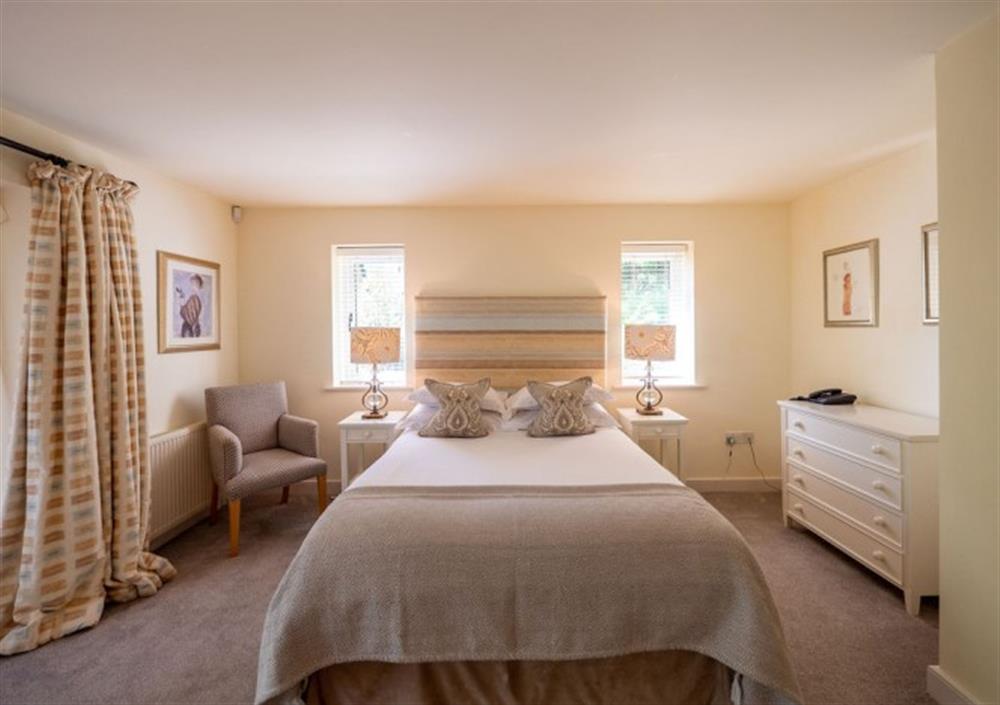 Bedroom 2 with 5ft king size bed at Ingle Tor in Chagford