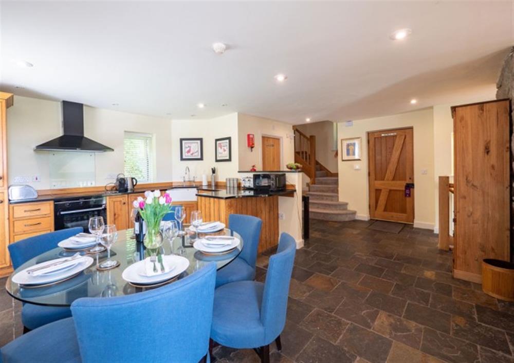 Spacious kitchen/diner and entrance hallway at Ingle Tor in Chagford