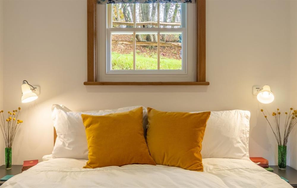 Light and airy bedroom with a cosy feel at Inkpen Cottage, Robertsbridge