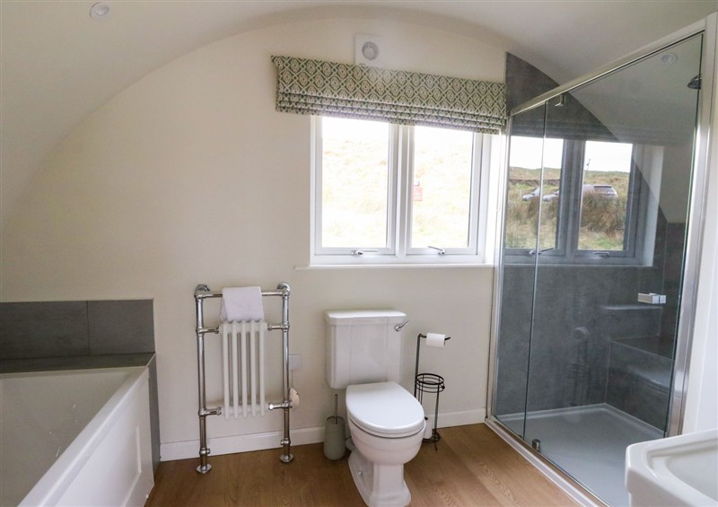 The bathroom at Insh, Cullipool