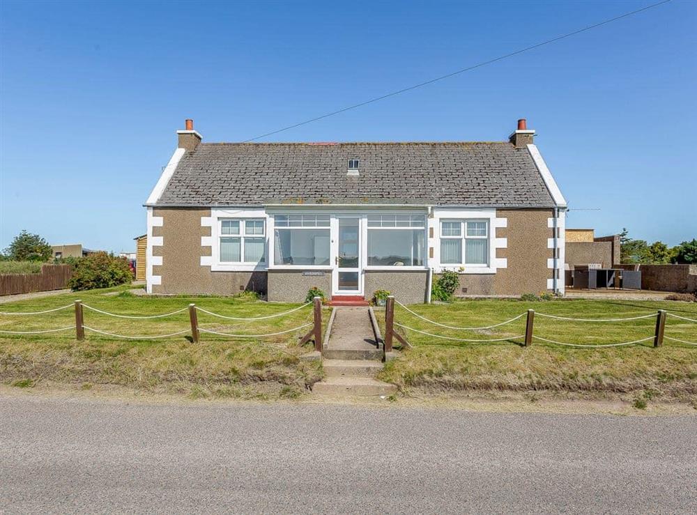 Delightful detached bungalow at Inver Spey in Spey Bay, near Fochabers, Moray, Morayshire