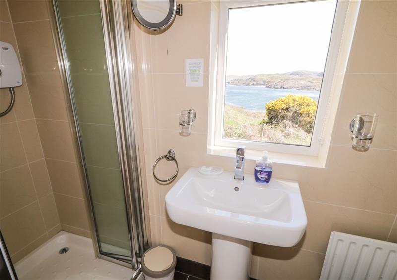The bathroom at Inverbeg Cottage 2, Dundooan Lower near Downings