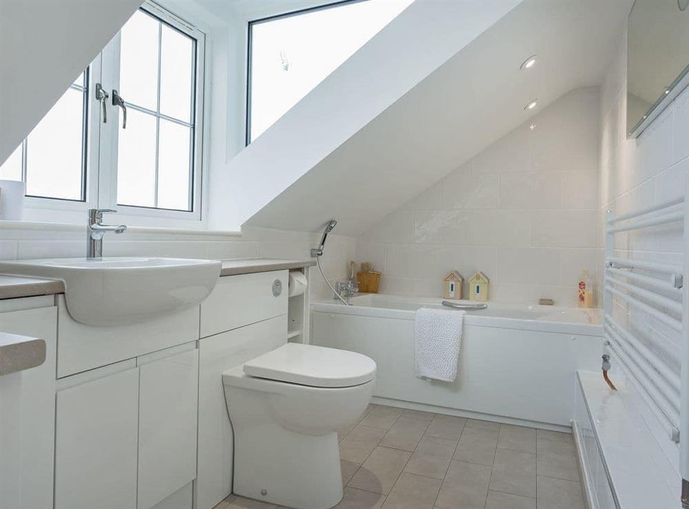 En-suite with bath at Irsha Street in Appledore, near Bideford, Devon